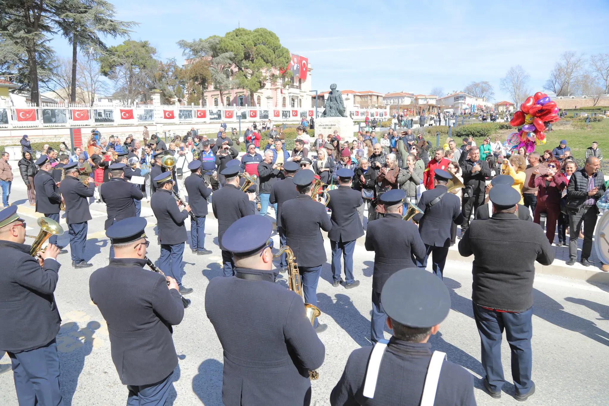 EDİRNE BELEDİYESİ YENİİMARET KADIN MERKEZİ KADINLAR GÜNÜ’NDE HİZMETE AÇILDI galeri görseli